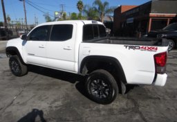 2016 Toyota Tacoma - Image 6