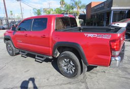 2017 Toyota Tacoma - Image 7