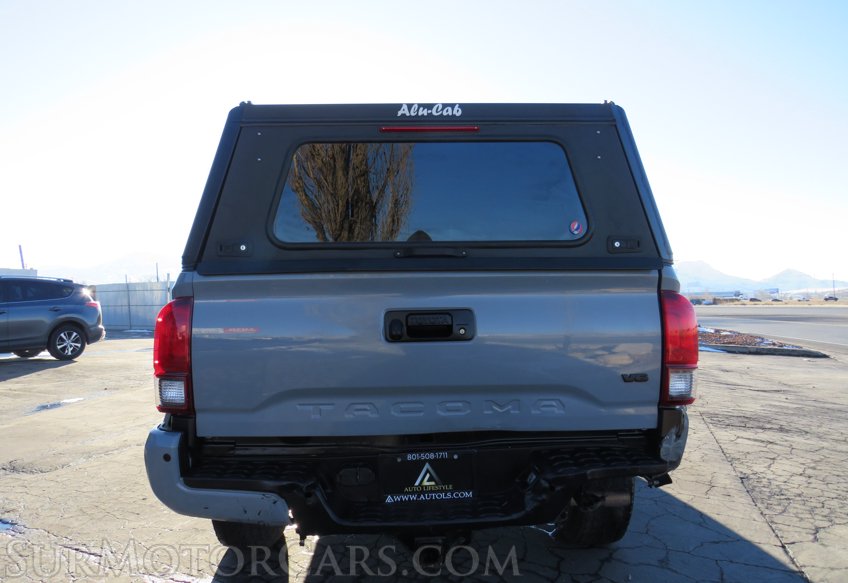 2019 Toyota Tacoma 4WD - Image 11