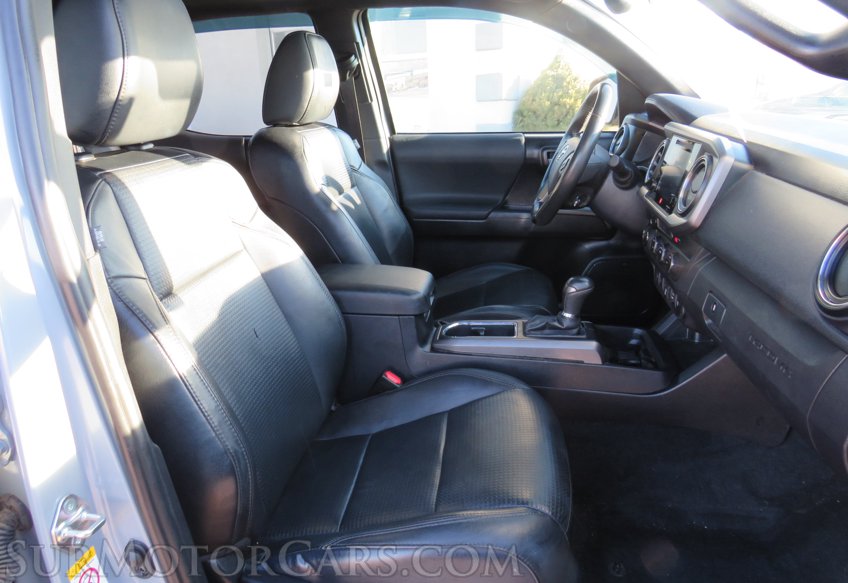 2019 Toyota Tacoma 4WD - Image 32