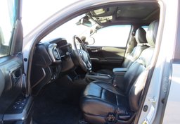 2019 Toyota Tacoma 4WD - Image 38