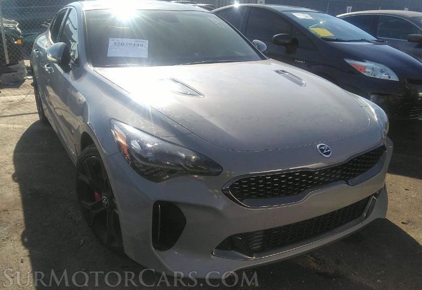 2019 Kia Stinger - Image 2