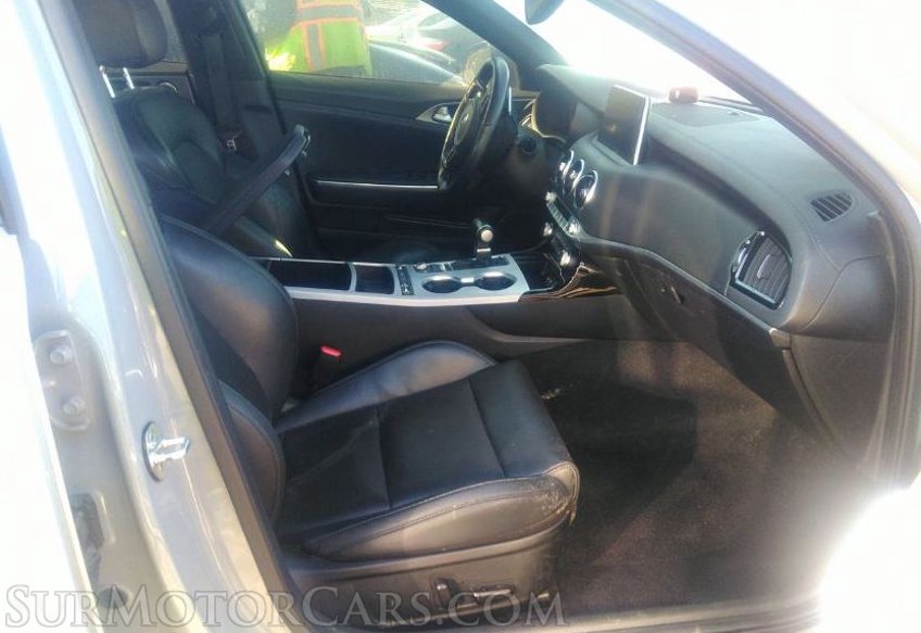 2019 Kia Stinger - Image 5