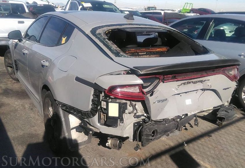 2019 Kia Stinger - Image 3