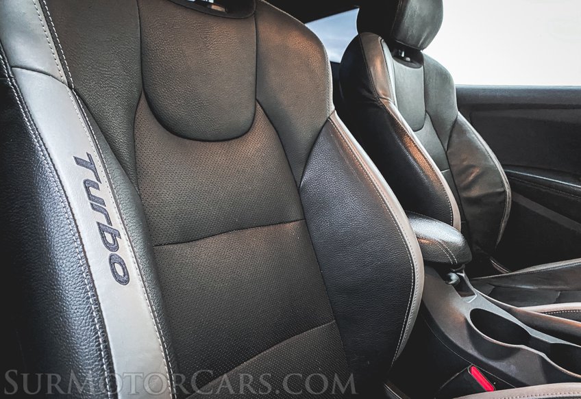 2016 Hyundai Veloster - Image 27