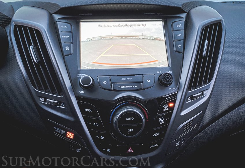 2016 Hyundai Veloster - Image 32
