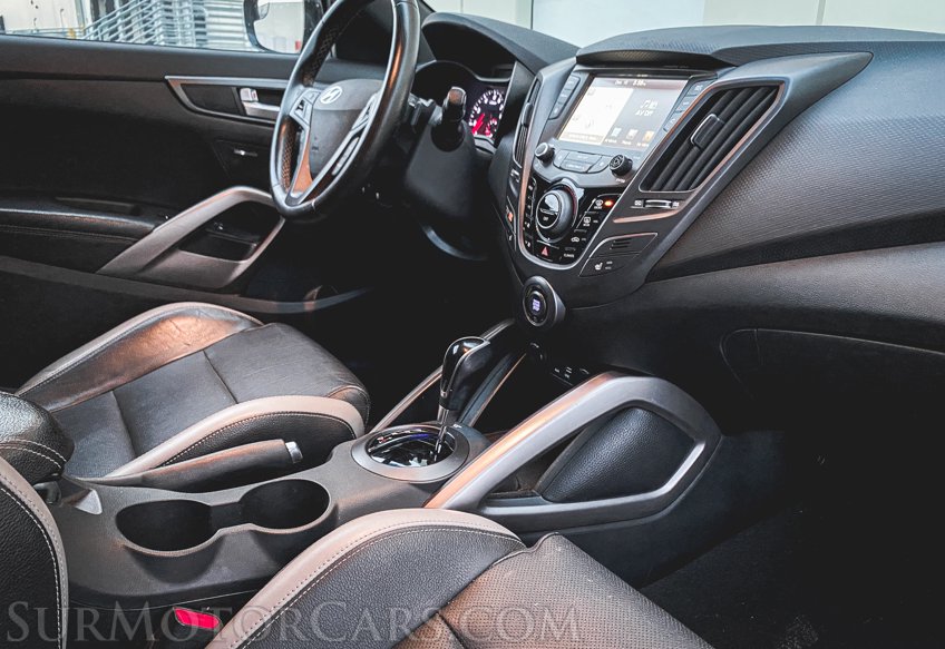2016 Hyundai Veloster - Image 25