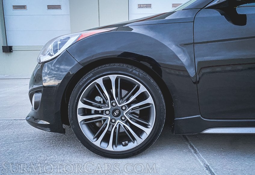 2016 Hyundai Veloster - Image 10