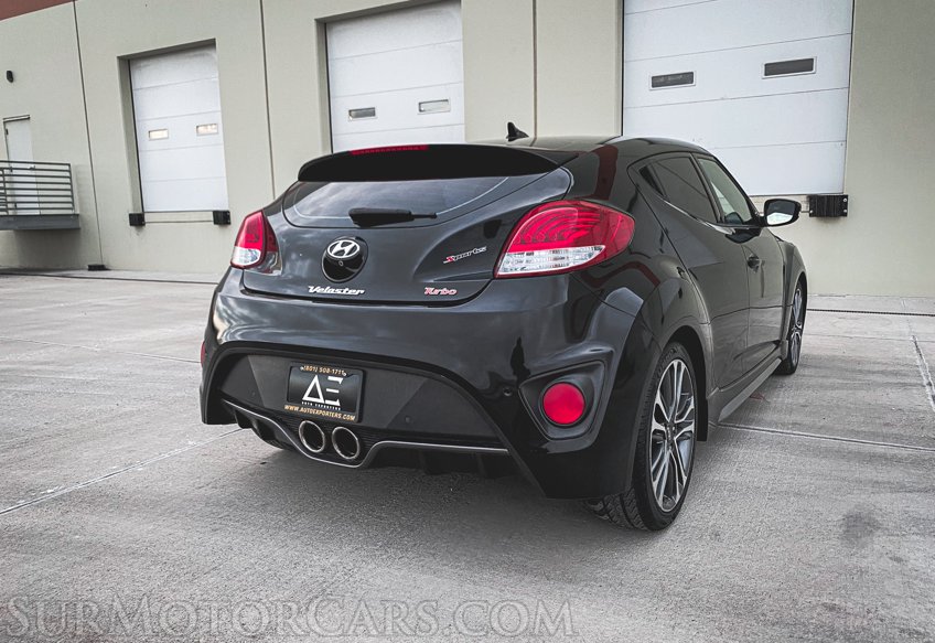 2016 Hyundai Veloster - Image 14