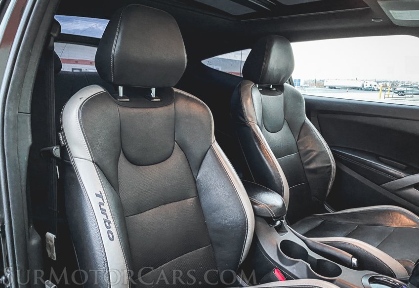 2016 Hyundai Veloster - Image 24