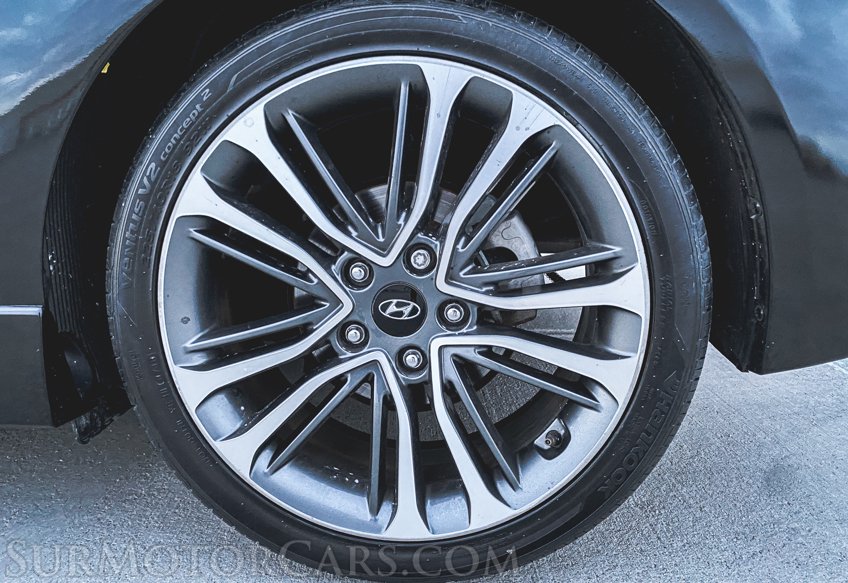 2016 Hyundai Veloster - Image 12