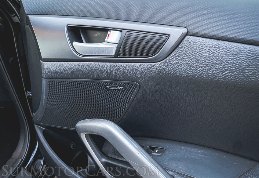 2016 Hyundai Veloster - Image 28