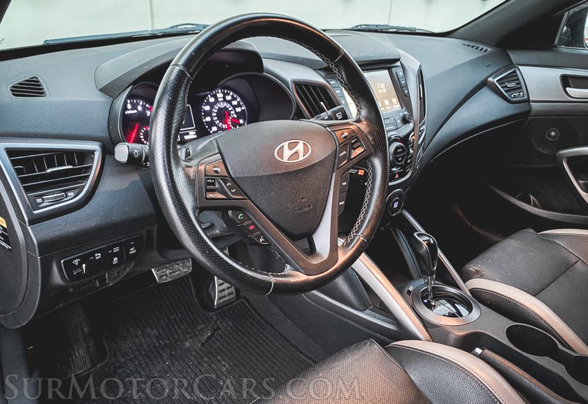 2016 Hyundai Veloster - Image 23