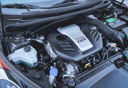 2016 Hyundai Veloster - Image 37