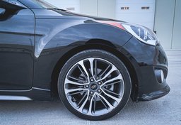 2016 Hyundai Veloster - Image 7