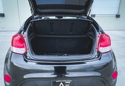 2016 Hyundai Veloster - Image 30