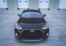 2016 Hyundai Veloster - Image 2