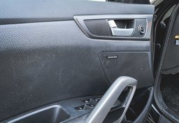 2016 Hyundai Veloster - Image 20