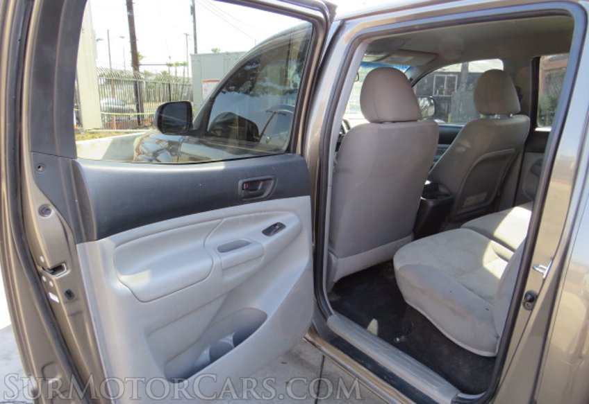 2014 Toyota Tacoma - Image 22