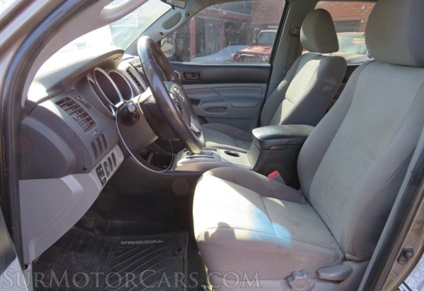 2014 Toyota Tacoma - Image 24