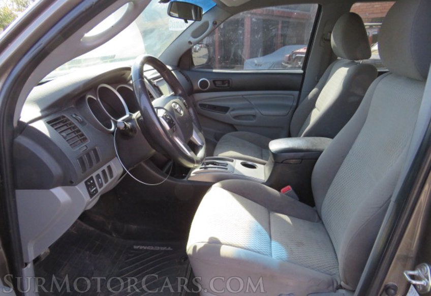 2014 Toyota Tacoma - Image 26