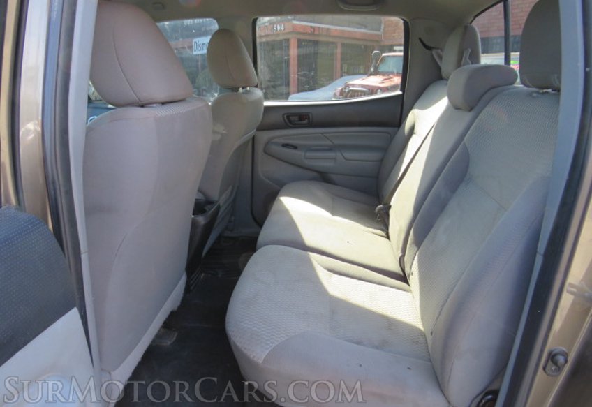 2014 Toyota Tacoma - Image 30