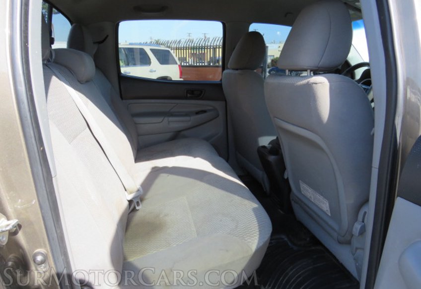 2014 Toyota Tacoma - Image 31