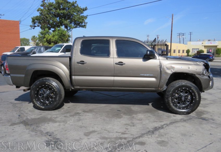 2014 Toyota Tacoma - Image 12