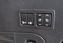 2020 GMC Yukon - Image 57