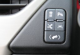 2020 GMC Yukon - Image 46