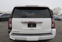 2020 GMC Yukon - Image 13