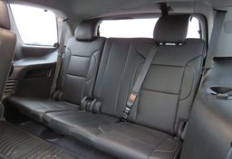 2020 GMC Yukon - Image 30