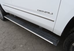 2020 GMC Yukon - Image 21