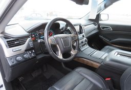 2020 GMC Yukon - Image 26