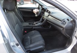 2018 Honda Civic Hatchback - Image 25