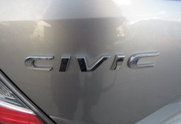 2018 Honda Civic Hatchback - Image 17