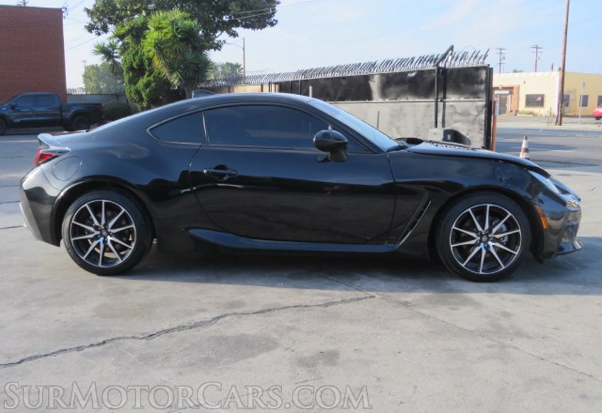 2023 Toyota GR86 - Image 6