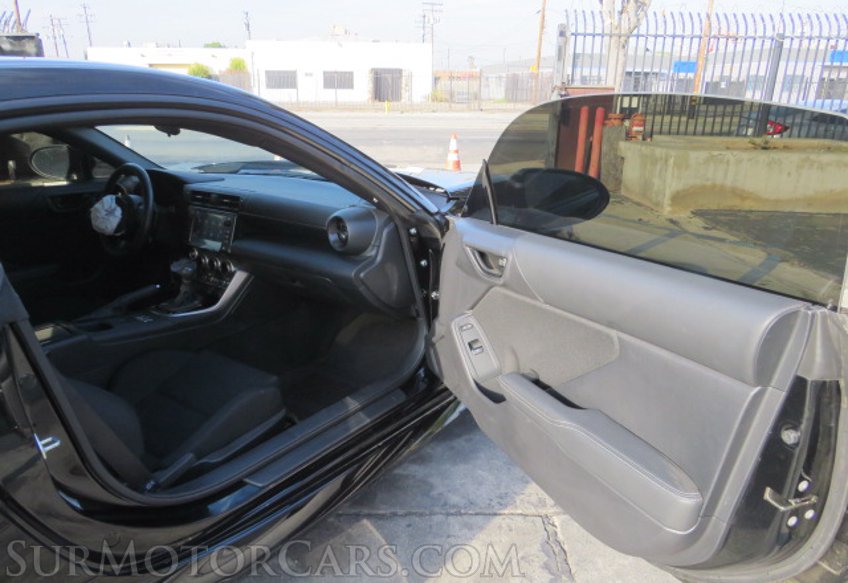 2023 Toyota GR86 - Image 20