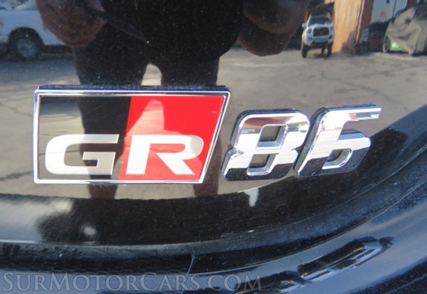 2023 Toyota GR86 - Image 17