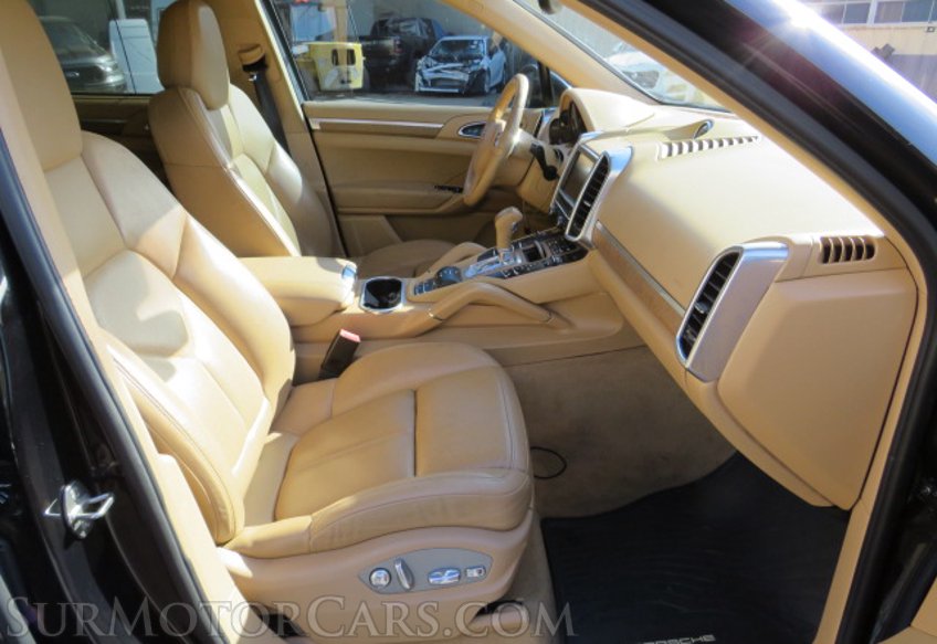 2012 Porsche Cayenne - Image 25