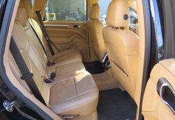 2012 Porsche Cayenne - Image 31