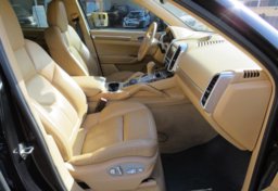 2012 Porsche Cayenne - Image 25