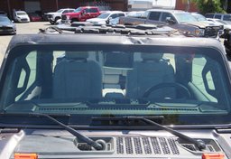 2022 Jeep Gladiator - Image 13