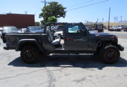 2022 Jeep Gladiator - Image 12