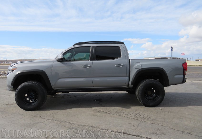 2020 Toyota Tacoma 4WD - Image 9