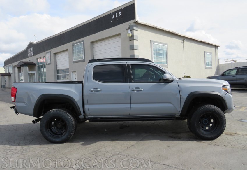 2020 Toyota Tacoma 4WD - Image 10