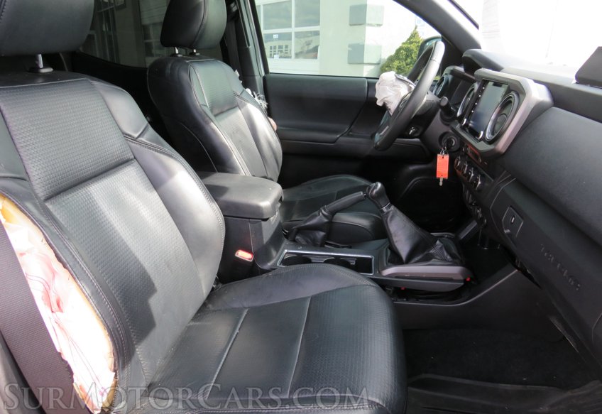 2020 Toyota Tacoma 4WD - Image 25