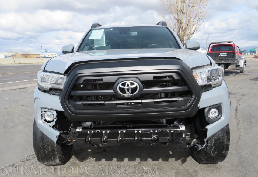 2020 Toyota Tacoma 4WD - Image 11