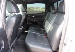 2020 Toyota Tacoma 4WD - Image 27