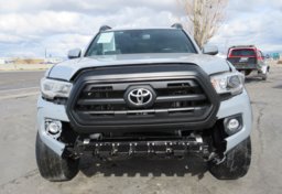 2020 Toyota Tacoma 4WD - Image 11